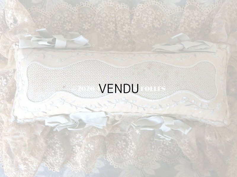 画像11: 1900年代 アンティーク 花の刺繍入り リボン＆レースで縁取られた 大きなピンクッション