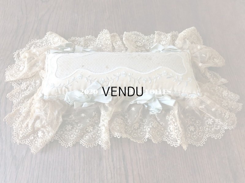 画像3: 1900年代 アンティーク 花の刺繍入り リボン＆レースで縁取られた 大きなピンクッション
