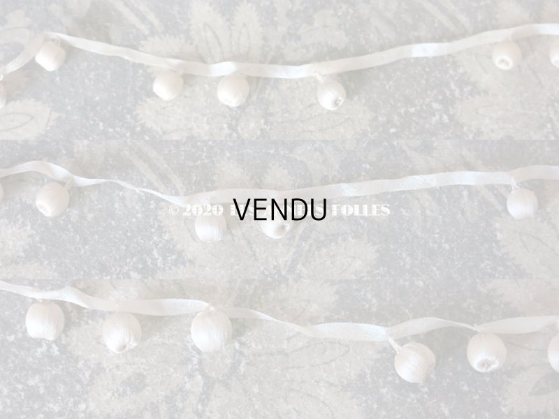 画像11: 19世紀末 アンティーク シルク製 小さなポンポン付 トリム オフホワイト