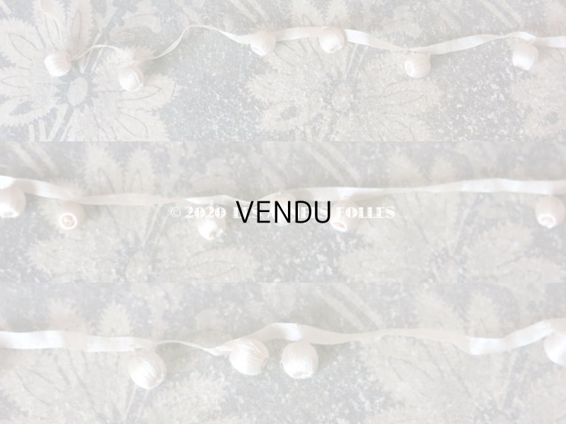 画像7: 19世紀末 アンティーク シルク製 小さなポンポン付 トリム オフホワイト