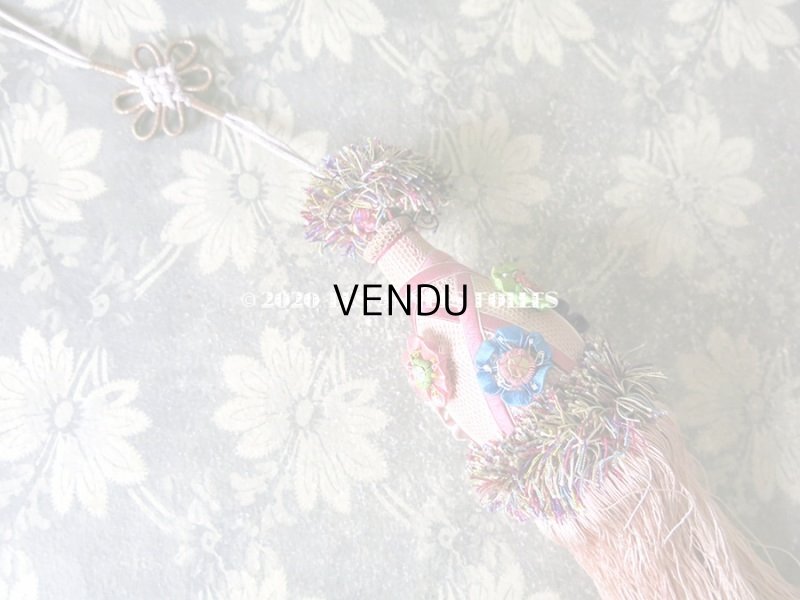 画像20: 19世紀 アンティーク シルク製 ピンクの大きなタッセル ポンポン パスマントリー