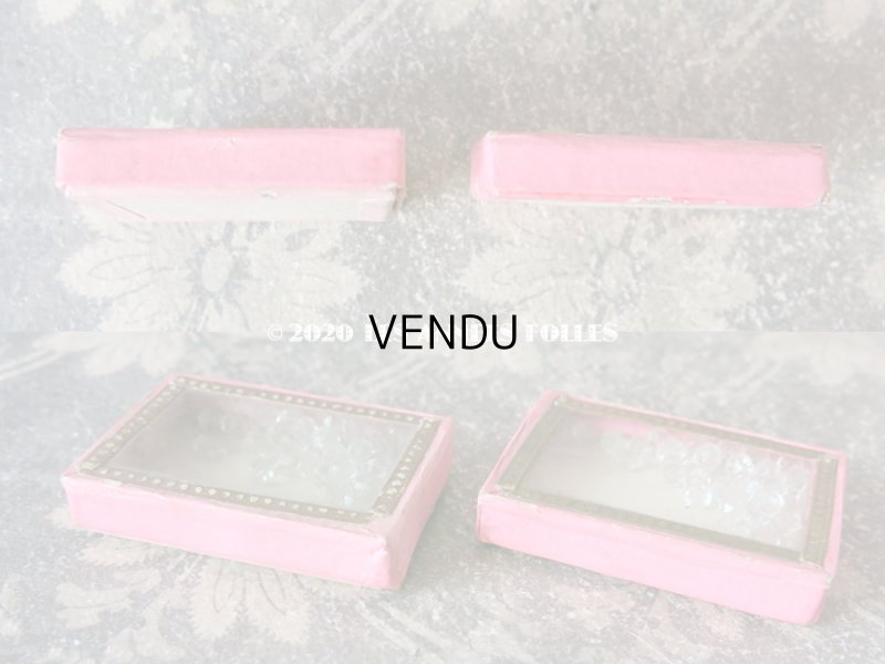 画像6: アンティーク ガラスの蓋の紙箱 ビーズ入り ピンク