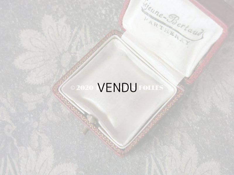 画像8: アンティーク 花模様の金彩入り ジュエリーボックス グレナディンレッド