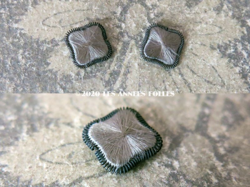 画像2: 19世紀 アンティーク シルク製 小さなくるみボタン グレイ 10mm 2ピースのセット