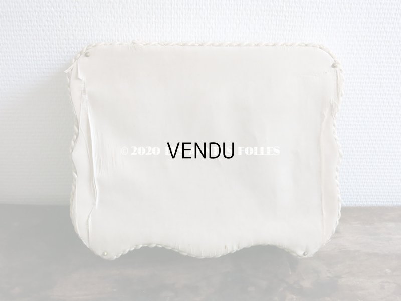 画像4: 19世紀 アンティーク ライラックのリボン刺繍入り 大きなシルクボックス 『ショコラ・フランソワ・ マルキ』　のチョコレート箱  - CHOCOLAT FRANCOIS MARQUIS PARIS -