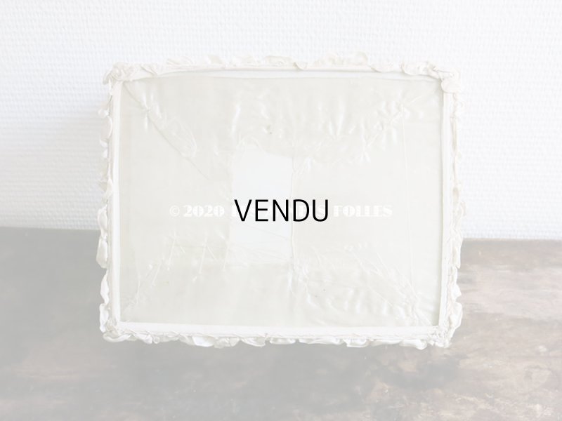 画像10: 【10周年セール対象外】 アンティーク リボンワークの大きなガラスケース シルク製 オフホワイト グローブ・ド・マリエ