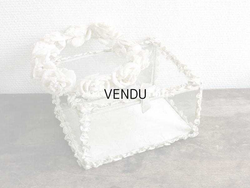 画像4: 【10周年セール対象外】 アンティーク リボンワークの大きなガラスケース シルク製 オフホワイト グローブ・ド・マリエ