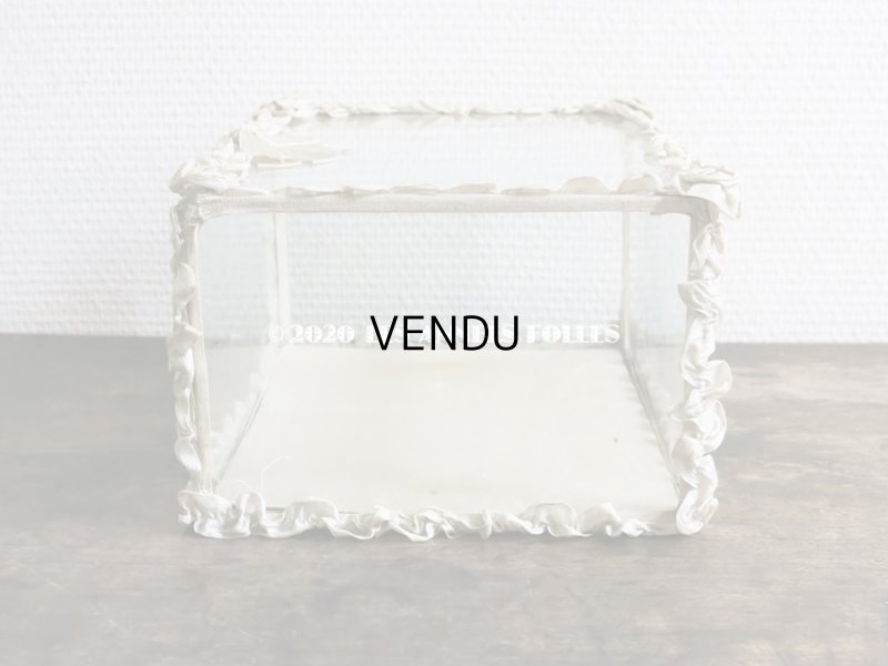 画像17: 【10周年セール対象外】 アンティーク リボンワークの大きなガラスケース シルク製 オフホワイト グローブ・ド・マリエ