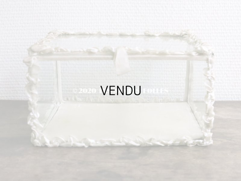 画像15: 【10周年セール対象外】 アンティーク リボンワークの大きなガラスケース シルク製 オフホワイト グローブ・ド・マリエ