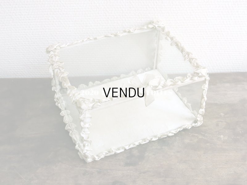 画像7: 【10周年セール対象外】 アンティーク リボンワークの大きなガラスケース シルク製 オフホワイト グローブ・ド・マリエ