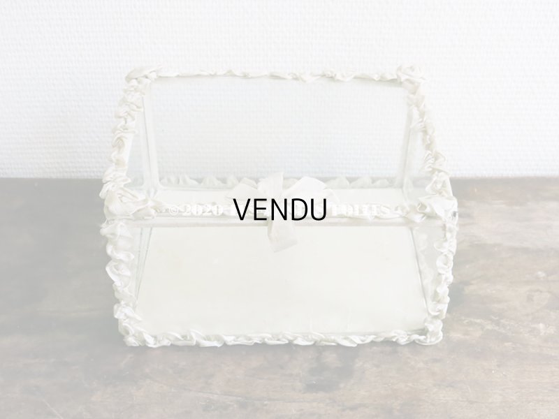 画像8: 【10周年セール対象外】 アンティーク リボンワークの大きなガラスケース シルク製 オフホワイト グローブ・ド・マリエ