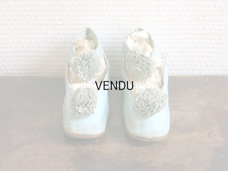 画像3: 【10周年セール対象外】 19世紀末 アンティーク 淡いブルーのシルク製ポンポン付 子供用 レザーシューズ