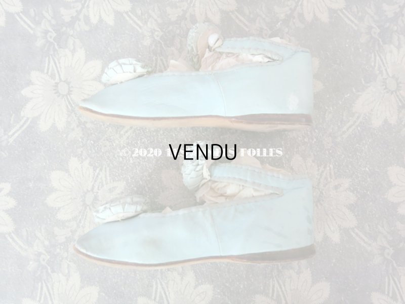 画像8: 【10周年セール対象外】 19世紀末 アンティーク 淡いブルーのシルク製ポンポン付 子供用 レザーシューズ