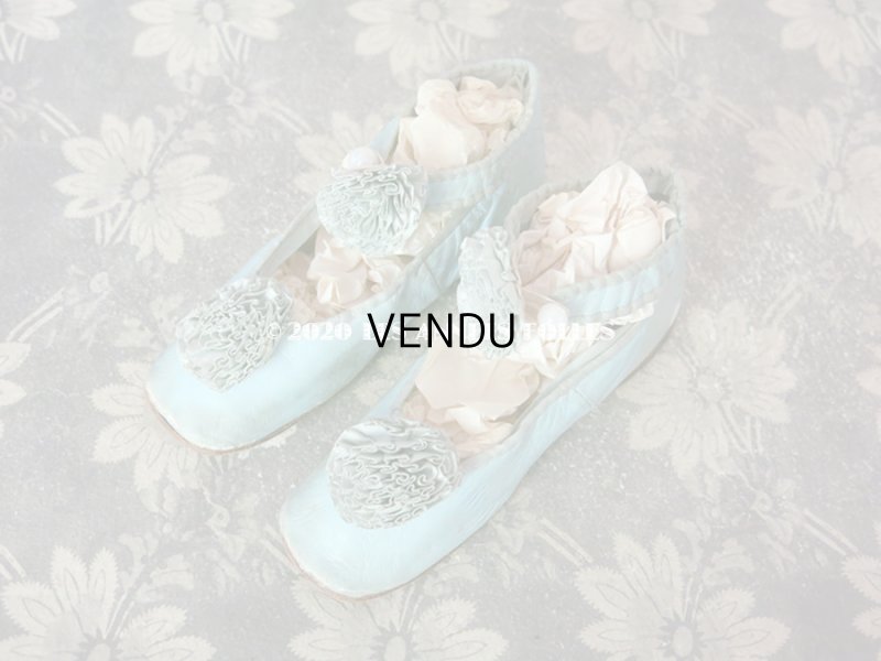 画像7: 【10周年セール対象外】 19世紀末 アンティーク 淡いブルーのシルク製ポンポン付 子供用 レザーシューズ