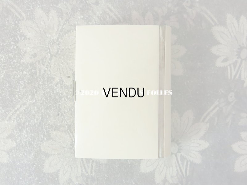 画像3: 【10周年セール対象外】 1890年 アンティーク 鈴蘭の押し花入り ミサ典書 鈴蘭や薔薇のブーケ セルロイド製