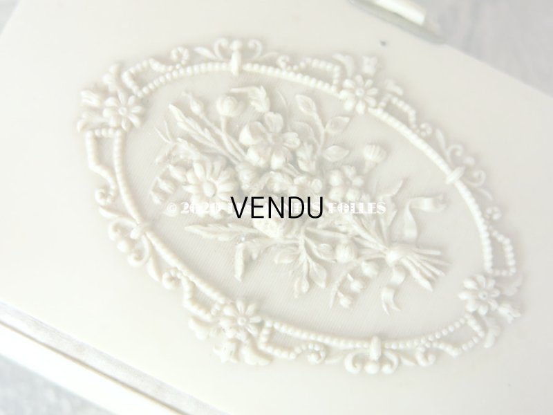 画像6: 【10周年セール対象外】 1890年 アンティーク 鈴蘭の押し花入り ミサ典書 鈴蘭や薔薇のブーケ セルロイド製