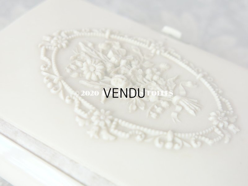 画像7: 【10周年セール対象外】 1890年 アンティーク 鈴蘭の押し花入り ミサ典書 鈴蘭や薔薇のブーケ セルロイド製