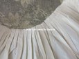 画像5: 【10周年セール対象外】 1900年代 アンティーク  シルク製 オフホワイトのドレスの裾 フリル付 2.7m 