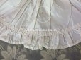 画像7: 【10周年セール対象外】 1900年代 アンティーク  シルク製 オフホワイトのドレスの裾 フリル付 2.7m 