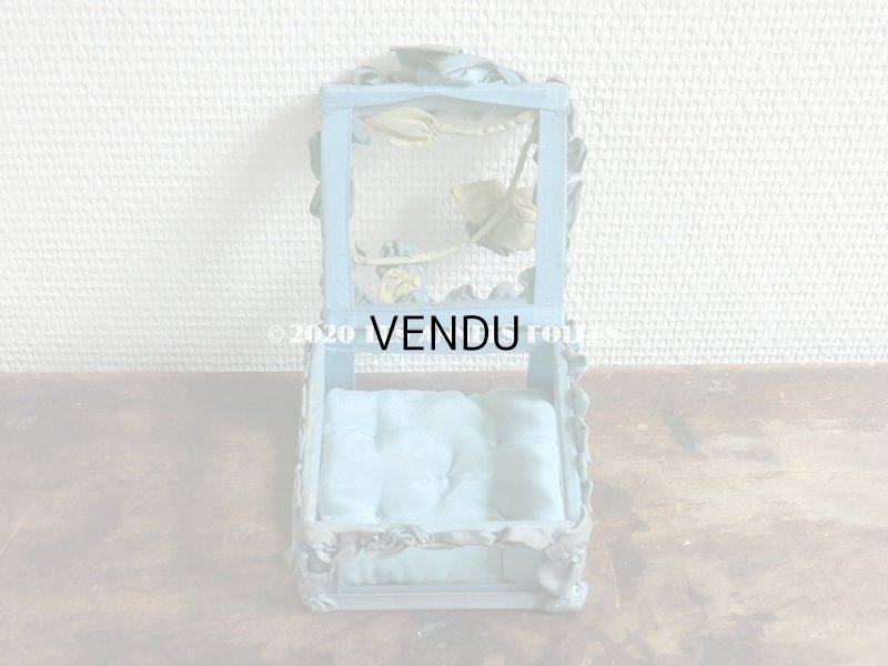 画像7: アンティーク ロココモチーフ付き リボンワークのジュエリーボックス スモーキーブルー ガラスケース