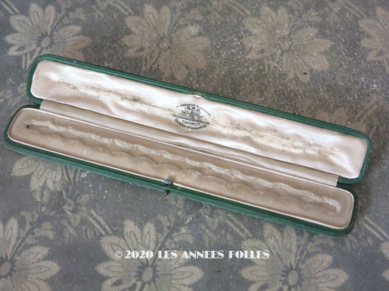 画像1: 19世紀 アンティーク 本革製 ジュエリーボックス  ブレスレット用　ダークグリーン