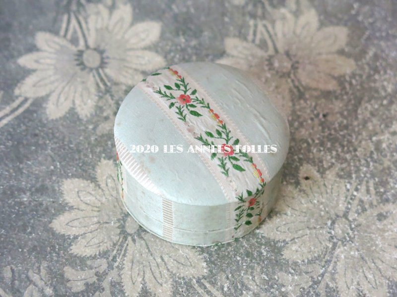 画像9: 1800年頃 アンティーク シルク製 ジュエリーボックス