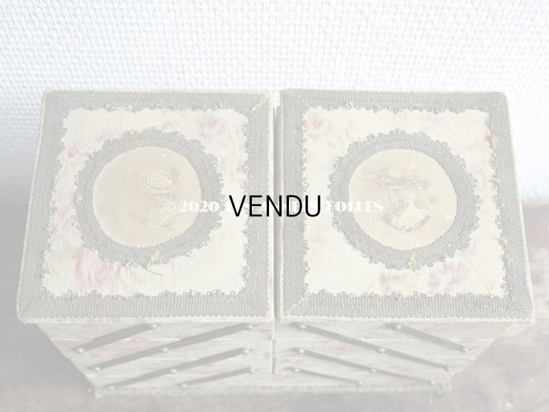画像15: 1900年頃 アンティーク 薔薇&薄紫色のリボンのガーランド  カルトナージュボックス アコーディオン式