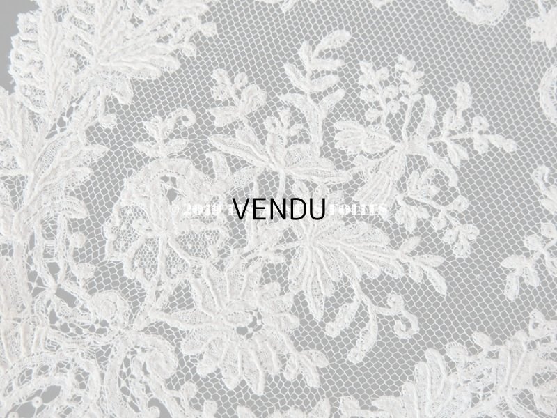 画像9: 19世紀 アンティーク 大きなモノグラム刺繍入り 結婚式のハンカチ アプリカシオン・アングルテール (ボビンレース)　