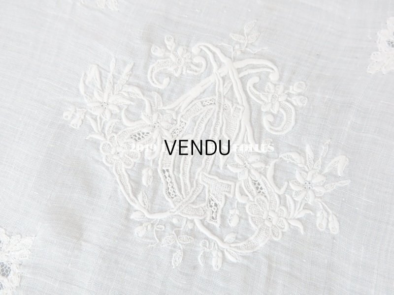 画像3: 19世紀 アンティーク 大きなモノグラム刺繍入り 結婚式のハンカチ アプリカシオン・アングルテール (ボビンレース)　