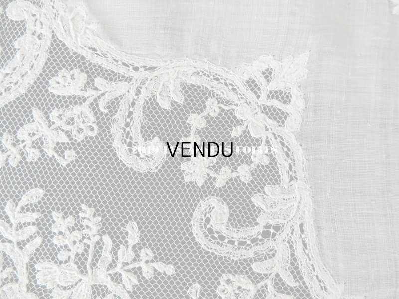 画像11: 19世紀 アンティーク 大きなモノグラム刺繍入り 結婚式のハンカチ アプリカシオン・アングルテール (ボビンレース)　