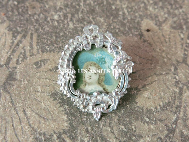 画像3: アンティーク 薔薇&リボン ロカイユ装飾 フォトフレームのブローチ