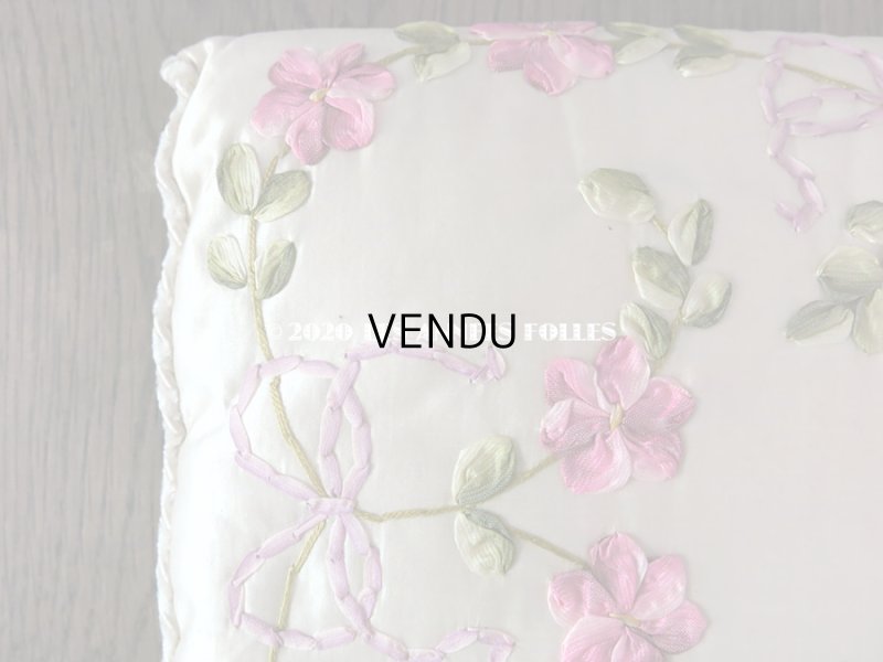 画像5: アンティーク リボン刺繍入り シルク製 ハンキーケース ハンカチ & ランジェリー用ポシェット