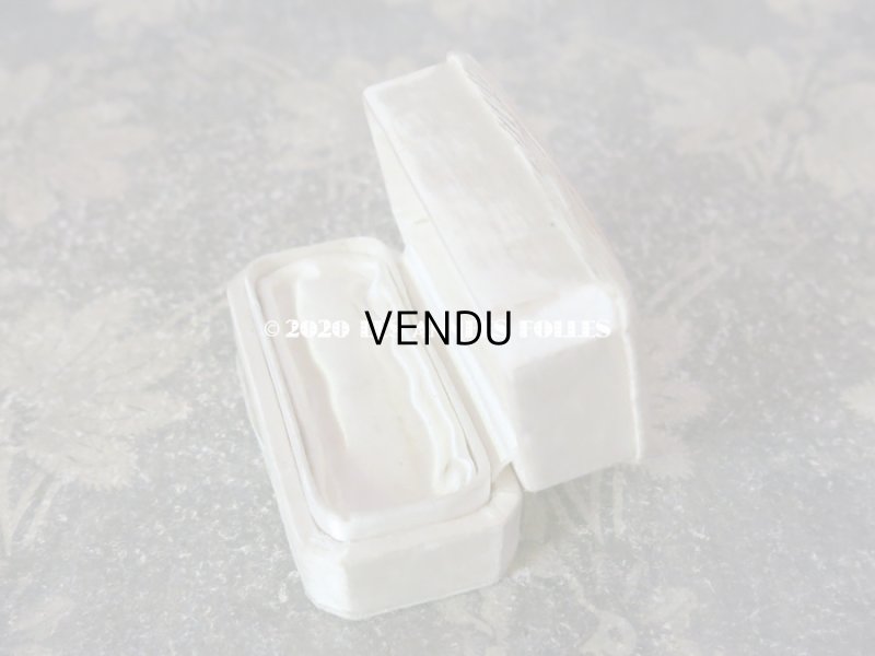 画像4: アンティーク ジュエリーボックス オフホワイトのシルクサテン