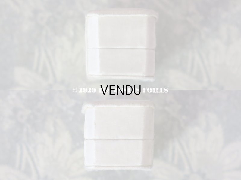 画像9: アンティーク ジュエリーボックス オフホワイトのシルクサテン