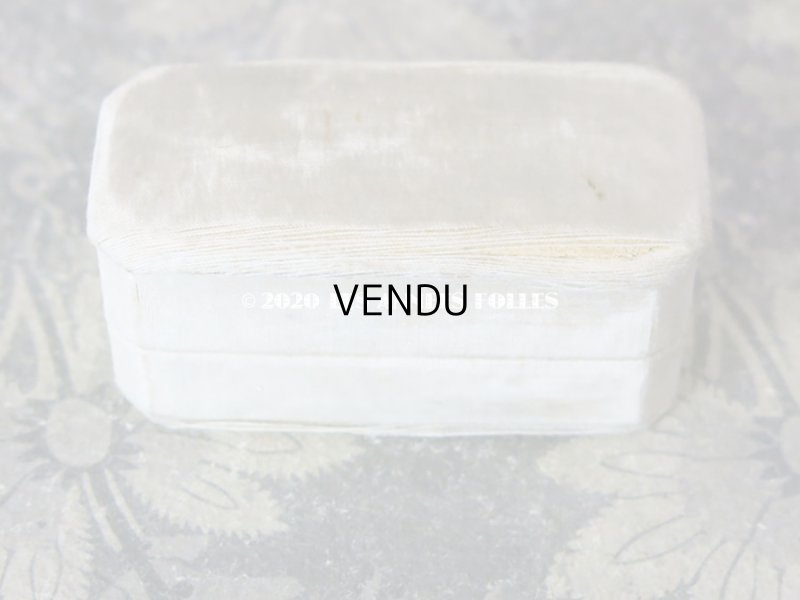 画像5: アンティーク ジュエリーボックス オフホワイトのシルクサテン