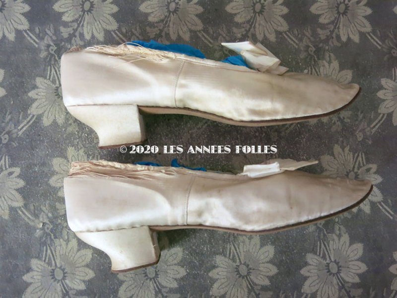 画像4: ＊蚤の市＊1900年代 アンティーク リボンが結ばれた ウェディング シューズ オフホワイトのシルクサテン
