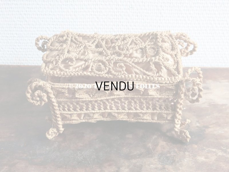 画像4: 19世紀 アンティーク キルティングのクッション付き パニエ ソーイングボックス