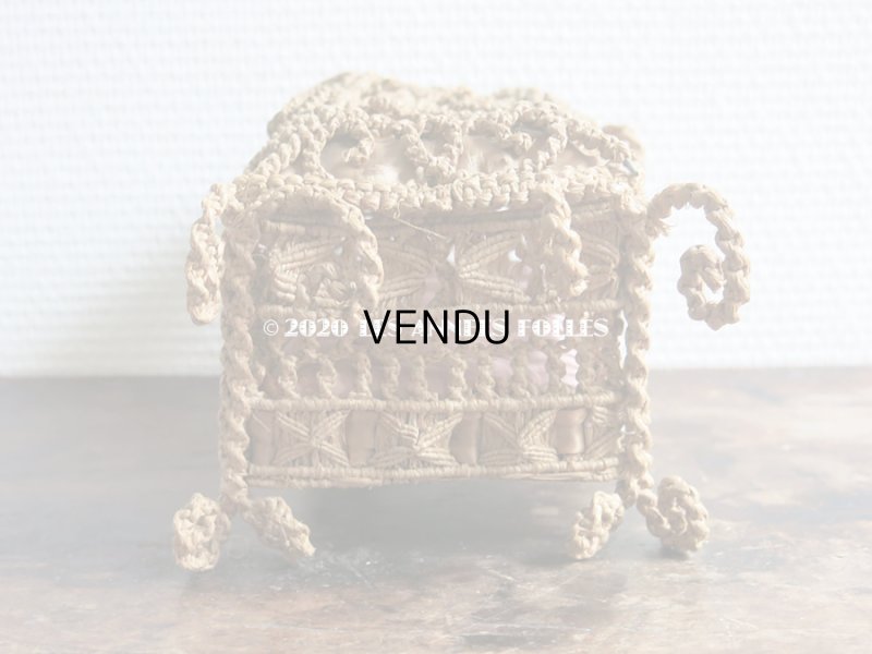 画像9: 19世紀 アンティーク キルティングのクッション付き パニエ ソーイングボックス