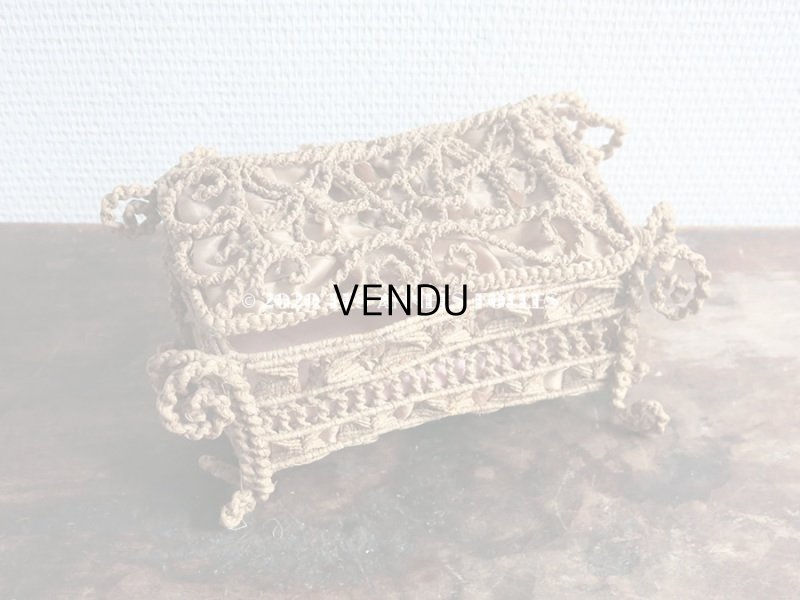 画像5: 19世紀 アンティーク キルティングのクッション付き パニエ ソーイングボックス