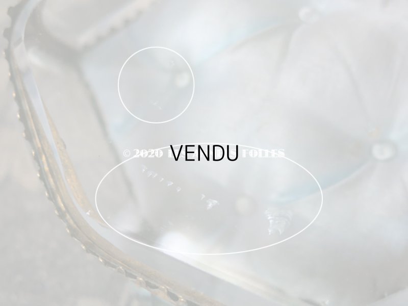 画像14: 19世紀 アンティーク 大きなジュエリーボックス 6角形　パウダーブルーのクッション