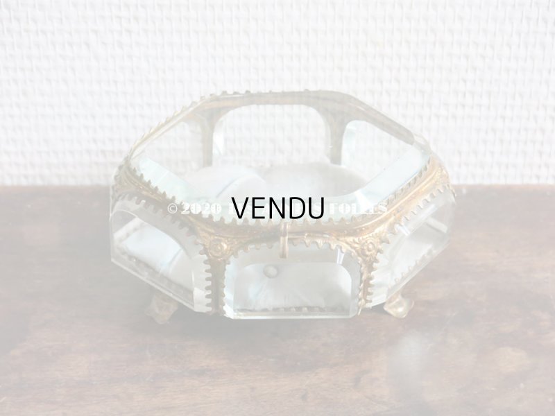 画像3: 19世紀 アンティーク 大きなジュエリーボックス 6角形　パウダーブルーのクッション