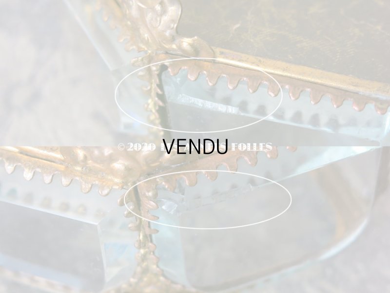 画像18: 19世紀 アンティーク 大きなジュエリーボックス 6角形　パウダーブルーのクッション