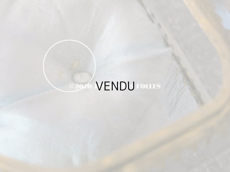 画像16: 19世紀 アンティーク 大きなジュエリーボックス 6角形　パウダーブルーのクッション