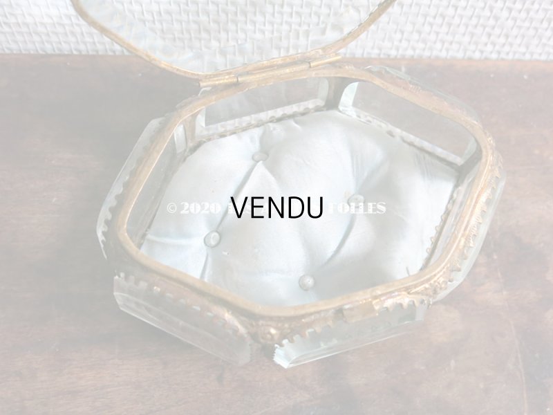 画像6: 19世紀 アンティーク 大きなジュエリーボックス 6角形　パウダーブルーのクッション