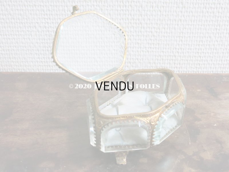 画像5: 19世紀 アンティーク 大きなジュエリーボックス 6角形　パウダーブルーのクッション