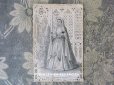 画像1: 1893年 アンティーク  初聖体のカニヴェ  ホーリーカード コミュ二オンの少女 レースの透かし模様 (1)