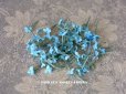画像1: アンティーク 布花材料 勿忘草の花びらのセット 3色のブルー 茎付き 約70ピースのセット (1)
