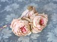 画像2: 未使用 ラベル付き アンティーク 薔薇の布花 淡いピンク カップ咲き コサージュ (2)