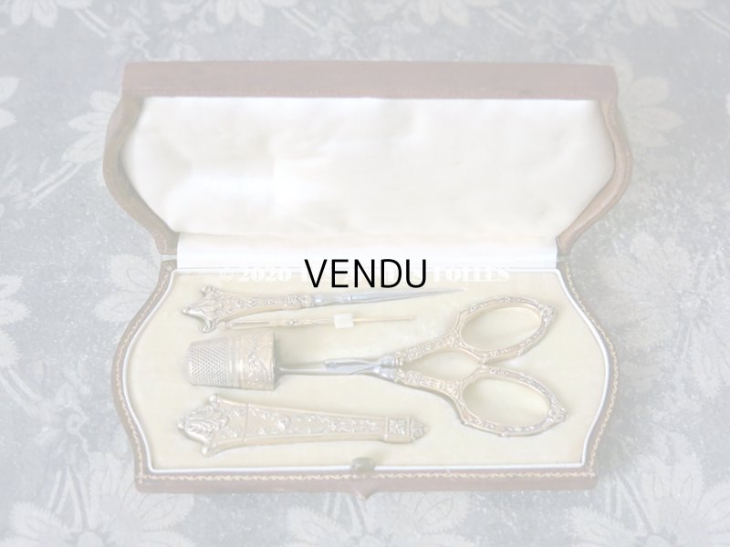 画像3: 19世紀末 アンティーク ヴェルメイユ製 薔薇模様 裁縫道具のセット 