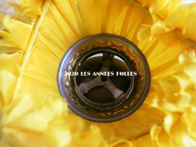 画像13: *蚤の市* 未使用 ラベル付 1900年頃 アンティーク ランプシェード フリル&レース シルク製 山吹色 ブドワール - AU BON MARCHE -